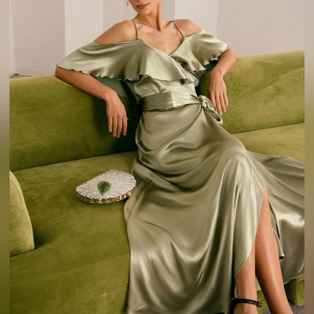 Rihoas Green Ruffle Wrap Off Shoulder Bridesmaid Maxi Dress
